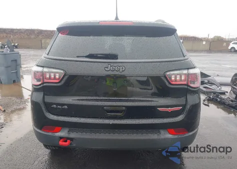 2019 Jeep Compass Trailhawk 4X4 z USA, uszkodzony, nr VIN 3C4NJDDBXKT765647